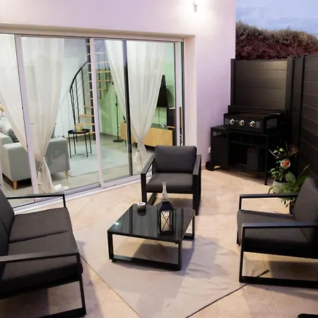 Ferienhaus Les Brezines Piscine, Terrasse & Boules *