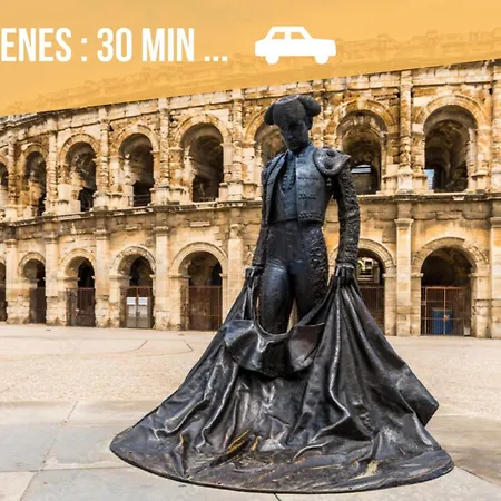 Les Brezines Piscine, Terrasse & Boules Vakantiehuis *