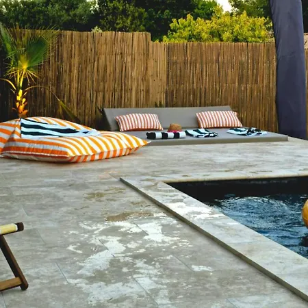 Les Brezines Piscine, Terrasse & Boules * Mus