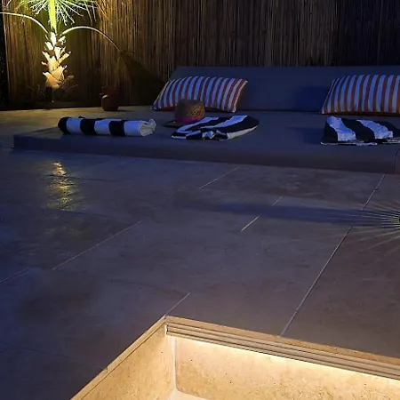 Les Brezines Piscine, Terrasse & Boules Ferienhaus Mus